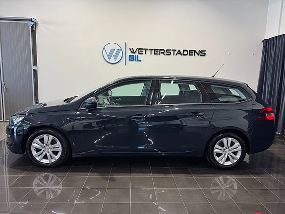 Peugeot 308 SW 2 of 5