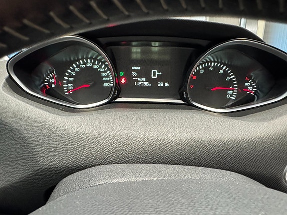 Peugeot 308 SW 13 of 17