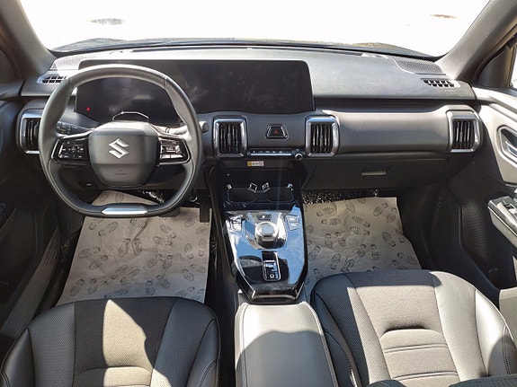 Suzuki eVitara 7 of 12