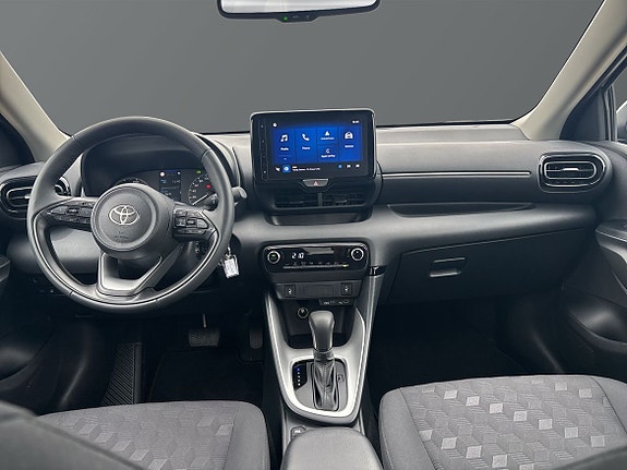 Toyota Yaris 10 of 12