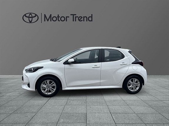Toyota Yaris 4 of 12