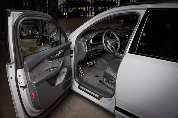 Audi Q7 10 of 30