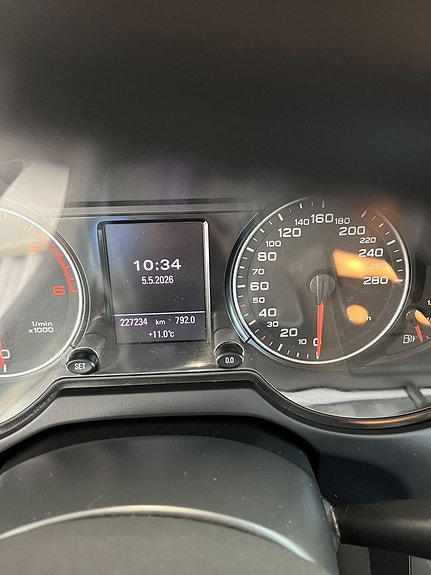 Audi Q5 6 of 8