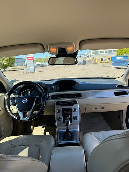 Volvo XC70 5 of 12