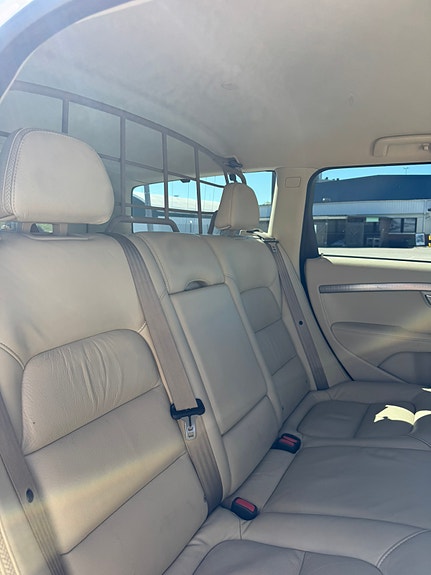 Volvo XC70 8 of 12