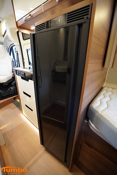 Rapido V68 Långbädd 140hk Automat 4250kg Dieselpanna 17 of 21