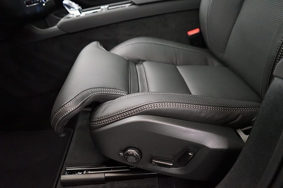 Volvo XC90 13 of 23