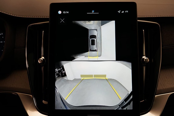 Volvo XC90 15 of 23