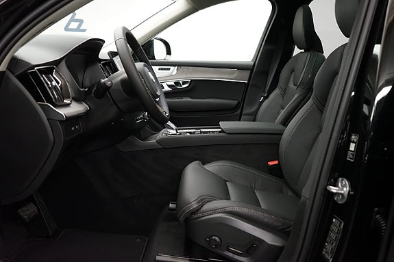 Volvo XC90 4 of 23