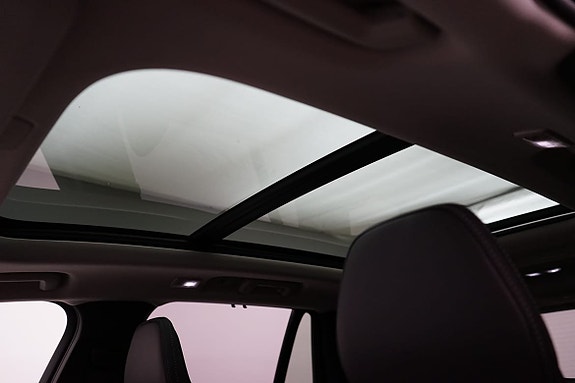 Volvo XC90 12 of 23