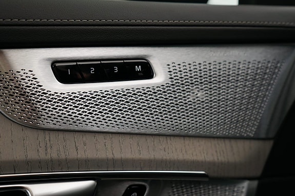 Volvo XC90 11 of 23