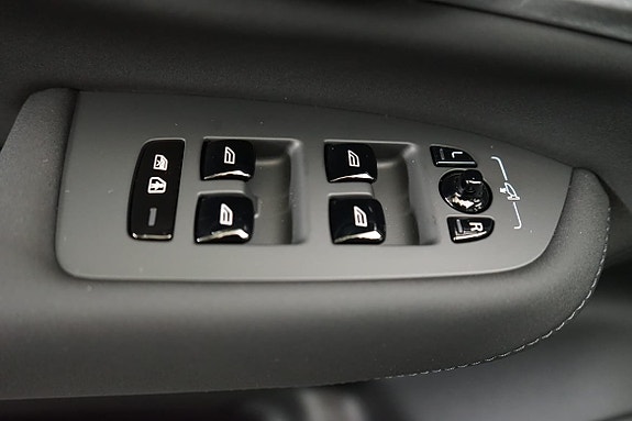 Volvo XC90 9 of 23