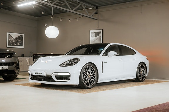 Porsche Panamera 4