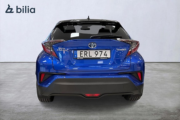 Toyota C-HR 4 of 5