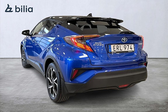 Toyota C-HR 2 of 5