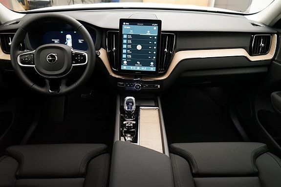 Volvo XC60 5 of 20