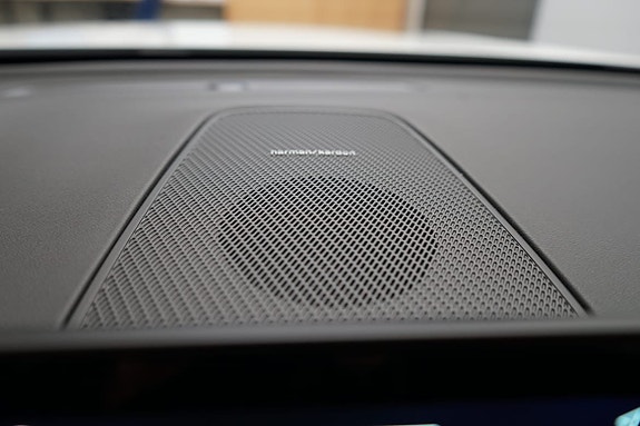 Volvo XC60 11 of 20