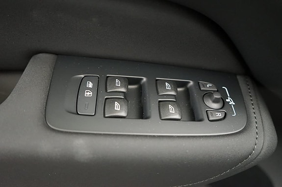 Volvo XC60 8 of 20
