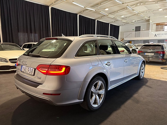Audi A4 allroad 4 of 5