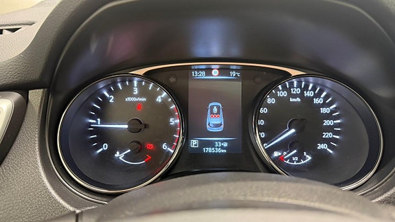 Nissan X-Trail 13 of 14
