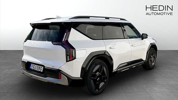 Kia EV9 2 of 5