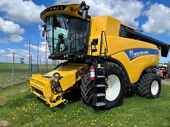 New Holland CX8.70 FS 3 of 5