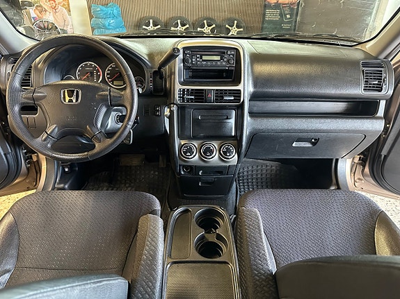 Honda CR-V 11 of 15