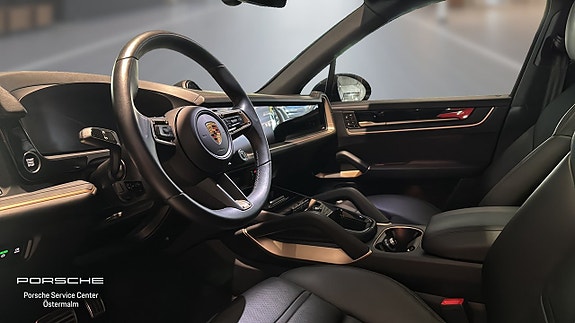 Porsche Cayenne S 3 of 5