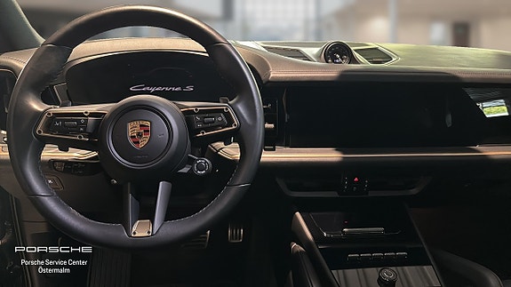 Porsche Cayenne S 14 of 16