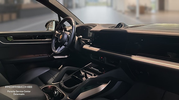 Porsche Cayenne S 4 of 5