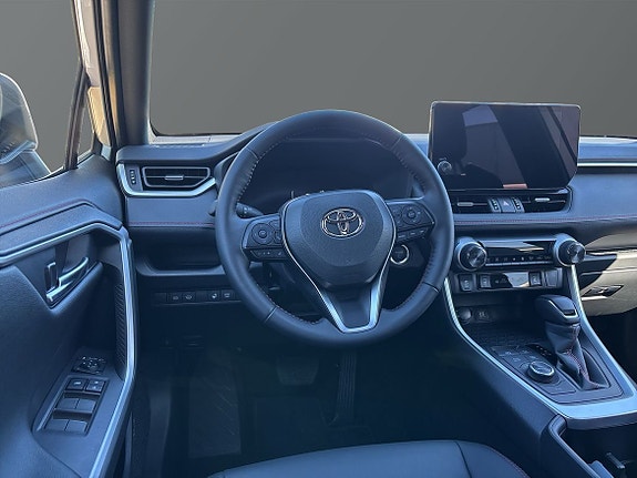 Toyota RAV4 Plug-in Hybrid 11 of 13