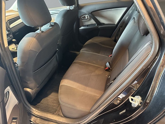 Toyota Avensis 9 of 16
