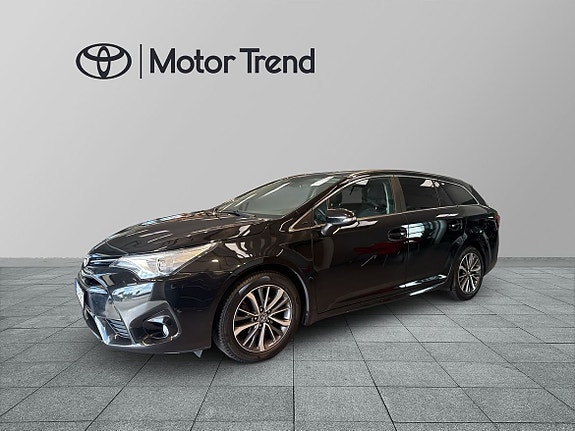 Toyota Avensis 4 of 5