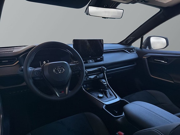 Toyota RAV4 Plug-in Hybrid 11 of 14