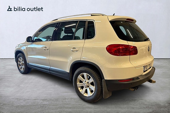 Volkswagen Tiguan 2 of 5
