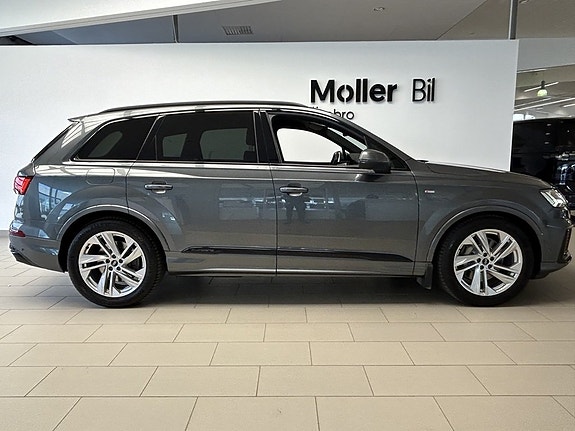 Audi Q7 3 of 5