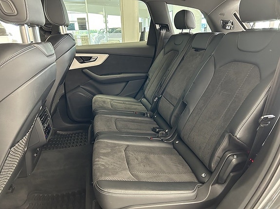 Audi Q7 11 of 27