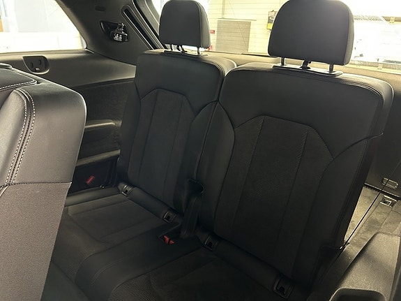 Audi Q7 12 of 27