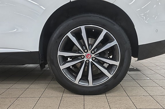 Jaguar F-PACE 19 of 20