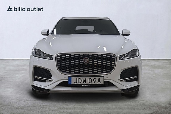 Jaguar F-PACE 4 of 5