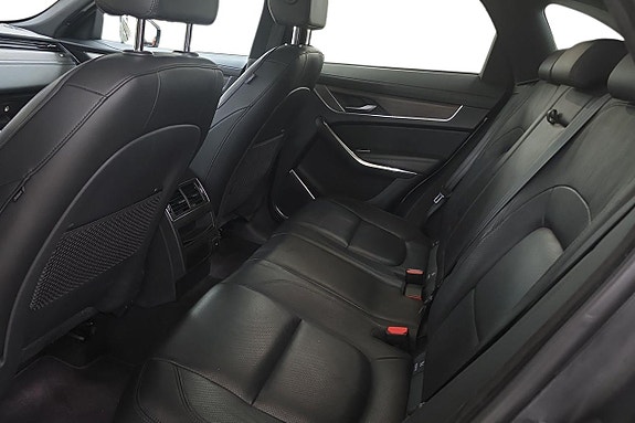Jaguar F-PACE 17 of 20
