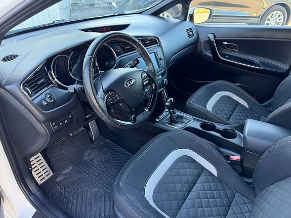 Kia Ceed 16 of 19