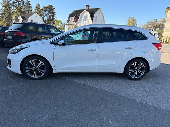 Kia Ceed 4 of 19