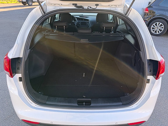 Kia Ceed 15 of 19