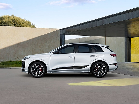 Audi Q6 e-tron 3 of 5