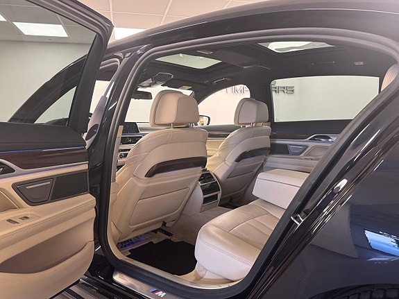 BMW 745Le 17 of 20