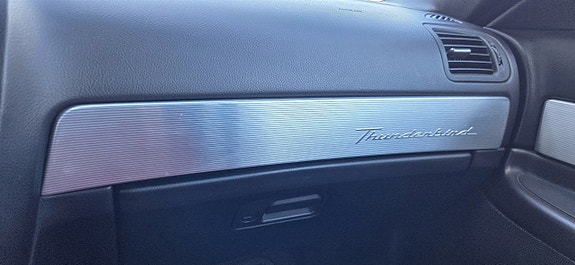 Ford Thunderbird 13 of 27
