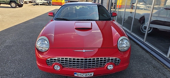 Ford Thunderbird 23 of 27