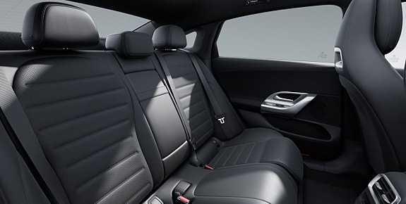 Mercedes-Benz C400 8 of 9
