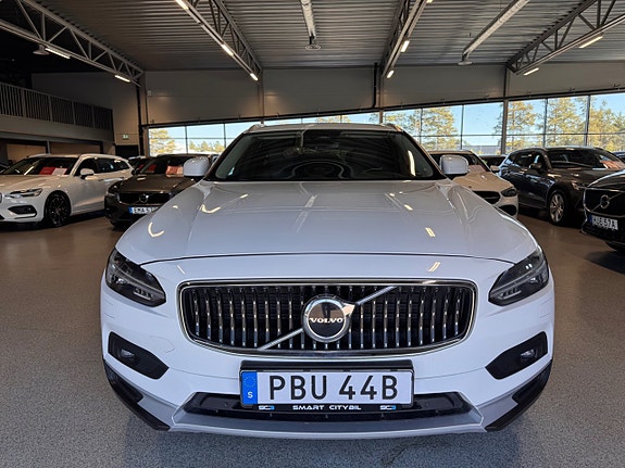 Volvo V90 Cross Country 11 of 24